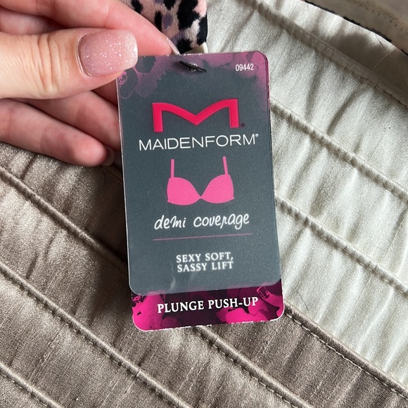 Maidenform plunge push up bra - Picture 3 of 4
